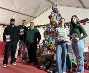 Autógrafos solidarios en Roquetas