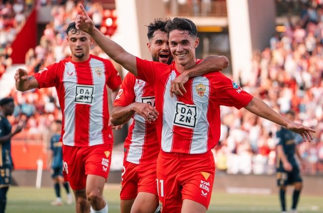 Almería se mete en play-off tras vencer al Tenerife 2-0