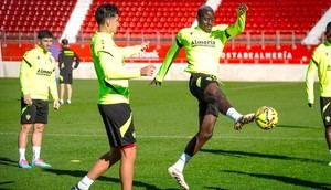 Lopy regresa a la convocatoria para el duelo en Ceuta