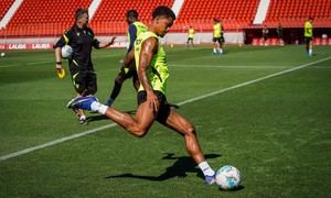 Almería busca la victoria en El Molinón