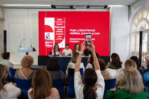 Doce mujeres reciben diplomas de un programa de mentoring en Almería