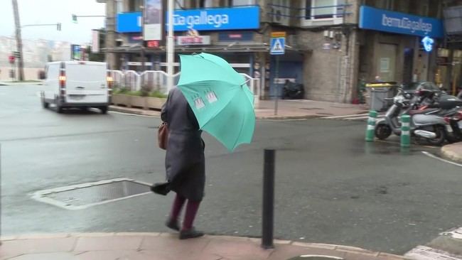 Viento extremo causa derrumbes y cierra mercados en el norte de España