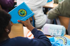 Los escolares de Roquetas de Mar aprenden educación ambiental en talleres sobre la Posidonia
