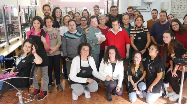 Los servicios de belleza de Imagen Personal del IES Abdera atienden al Centro Ocupacional