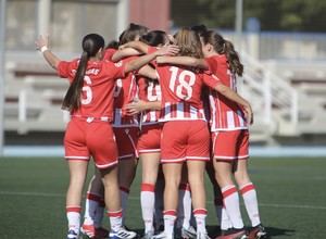 Almería golea y se afianza en el liderato