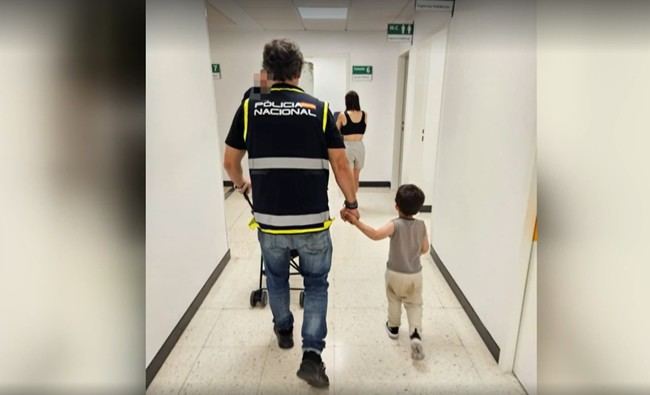Secuestran a joven en Málaga tras permitir a su expareja ver a sus hijos