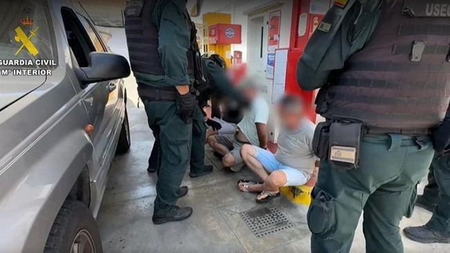 Desmantelan narcogasolinera flotante en Cádiz y detienen a cuatro personas