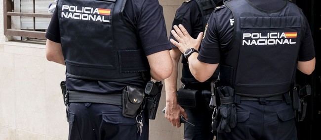 Detenido un hombre por el asesinato de su esposa en Almería tras intentar suicidarse