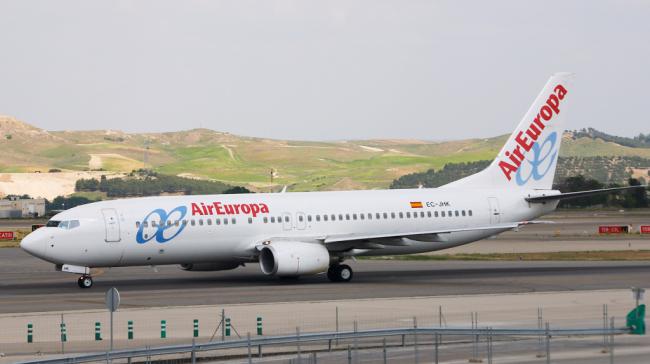 Air Europa podría repatriar inmigrantes desde Canarias, según Koldo García