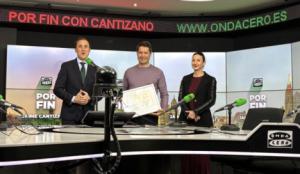 Vera concede su “Sol de Oro” al presentador Jaime Cantizano