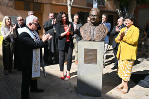 Homenaje a Benedicto XVI con un busto que perpetúa su legado intelectual y pastoral