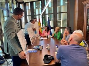 Alcaldesa presenta proyecto deportivo en Costacabana que abrirá este año