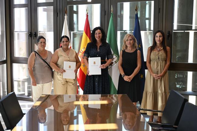 El Ayuntamiento firma convenios con Verdiblanca y ‘Camelamos Naquerar’ “para impulsar una Almería más inclusiva”