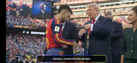 Almería se tiñe de oro con la gloria mundial de España