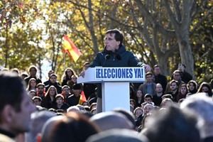 Almeida critica a Sánchez por jugar con la angustia de los españoles