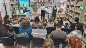 Niños de la guardería Los Jazmines viven una tarde mágica con Elsa y Emo en La Gangosa