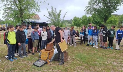 Jornada sobre apicultura y cambio climático para estudiantes en Córdoba