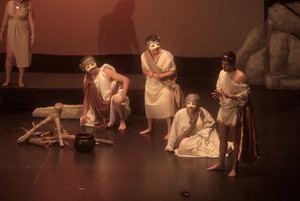 Alumnos de la Escuela Municipal de Teatro de Roquetas interpretan ‘Lisístrata’