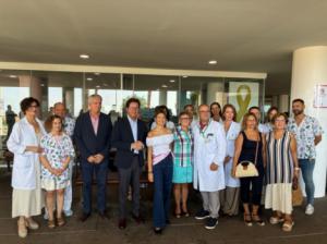 Torrecárdenas ilumina el lazo dorado en apoyo a los niños con cáncer