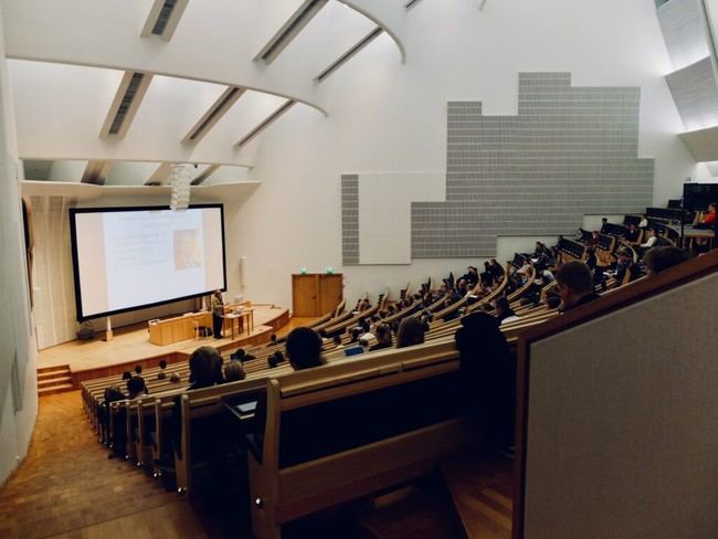 Andalucía pide al Gobierno financiación para ayudantes doctores en universidades públicas