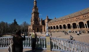 Aumento del turismo familiar en Andalucía con 6,8 millones de visitantes en 2024