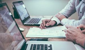 Almería destaca en el crecimiento empresarial de Andalucía con un 10,5% de nuevas sociedades en agosto