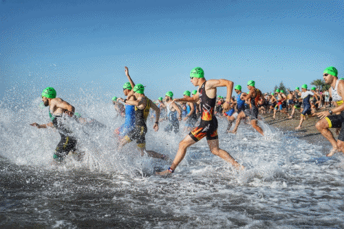 Cidade de Lugo Fluvial femenino y Peñota Dental Alusigma masculino ganan los campeonatos de España de Triatlón por Relevos en Roquetas de Mar