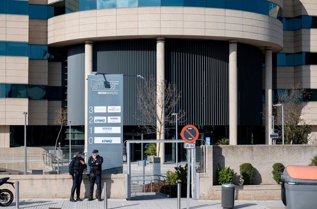 Libertad con condiciones para tres implicados en el caso Plus Ultra