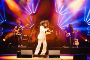 Ara Malikian sorprende en un concierto excepcional en Roquetas de Mar