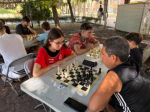 Nuevas mesas de ajedrez y ping-pong para fomentar el deporte al aire libre