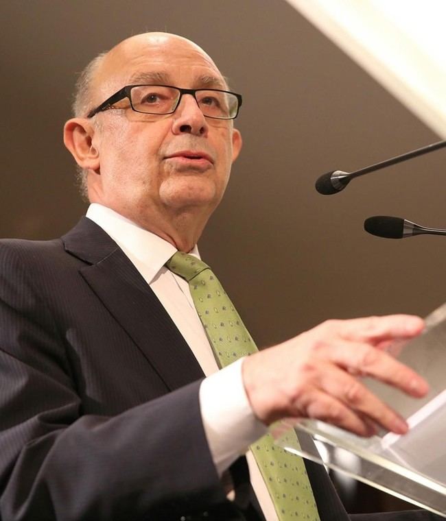 Informe revela pagos de gasistas al despacho de Montoro por 673.500 euros