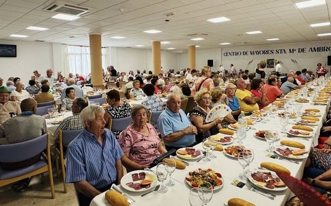 Almuerzo anual de la Asociación de Mayores en Dalías
