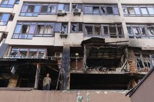 Aumentan a 19 las víctimas en Kiev por ataque ruso, entre ellas cuatro niños