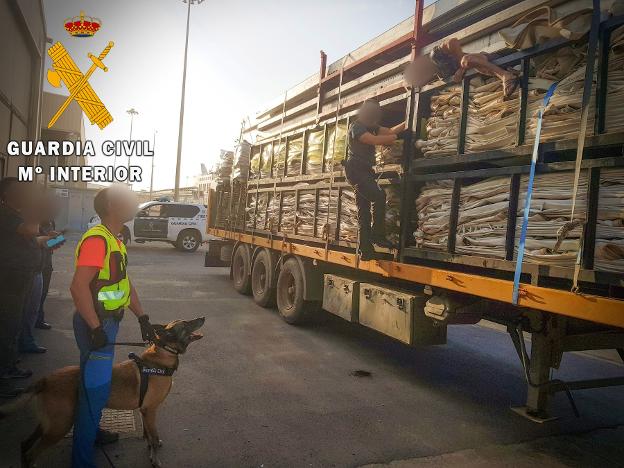 107 polizones localizados en el Puerto de Almería en lo que va de año