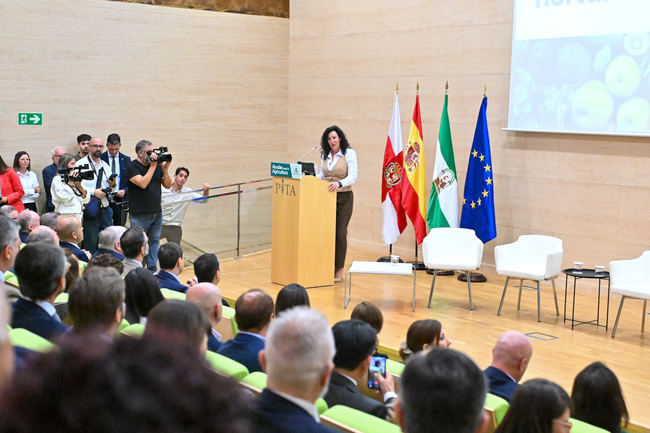 La alcaldesa destaca la importancia del sector agro