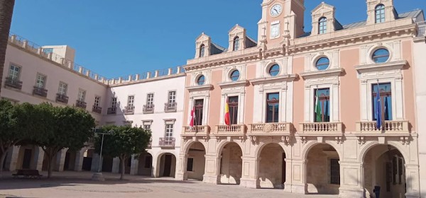 VOX propone reducir el impuesto de plusvalía en Almería