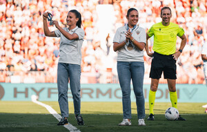 Almería rinde homenaje a sus campeonas de fútbol playa
