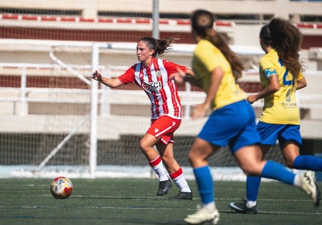 Almería busca mantener su racha ante el colista Jaén