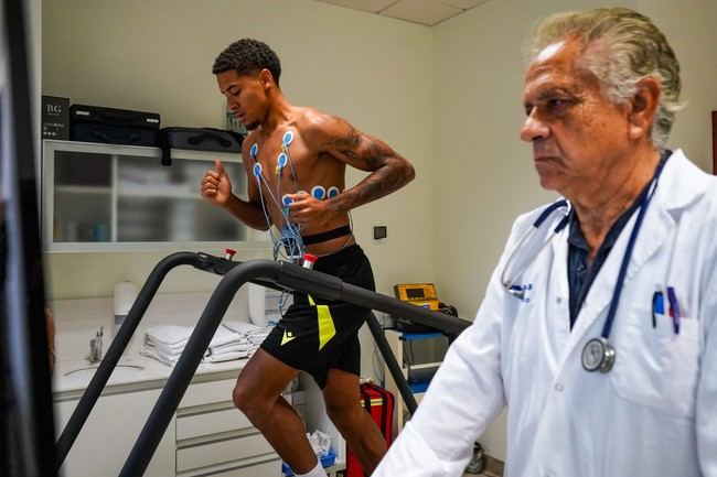 Almería inicia la pretemporada con chequeos médicos