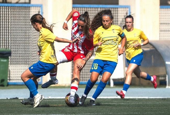 Almería busca mantener el liderato ante el Málaga