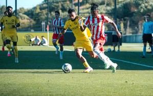 Almería brilla y vence al campeón saudí 0-2