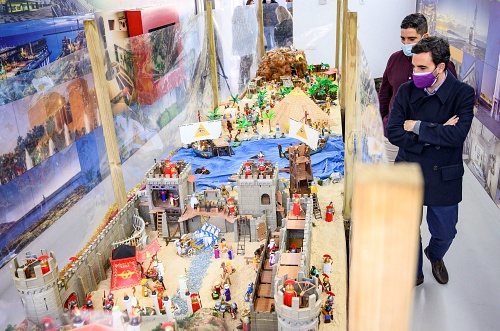 Un Belén con 3.000 figuras de Playmobil abre en el CIP