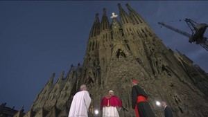 El papa León XIV inaugura la torre de Jesús en la Sagrada Familia, la iglesia más alta del mundo