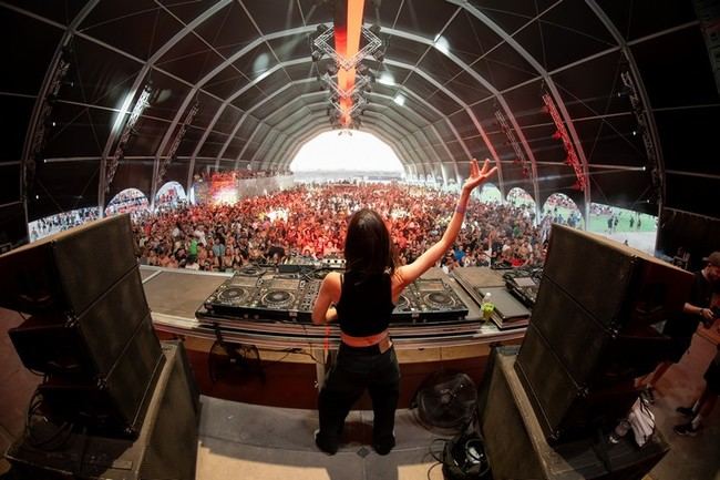 Steve Angello brilla en la segunda noche de Dreambeach 2025
