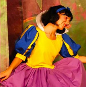 Teatro La Paca representa ‘Blancanieves (La verdadera historia)’ en Roquetas de Mar