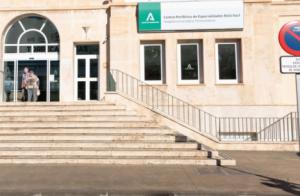 Almería lidera la transición energética sanitaria con placas solares en 16 de sus centros