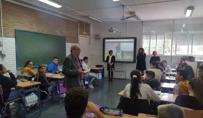 'Tengo Una Pregunta Para Usted, Sr. Alcalde' Abrirá En Vícar Con Motivo Del 25-N