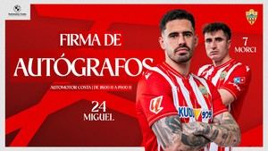 Morcillo y De la Fuente firman autógrafos en Huércal