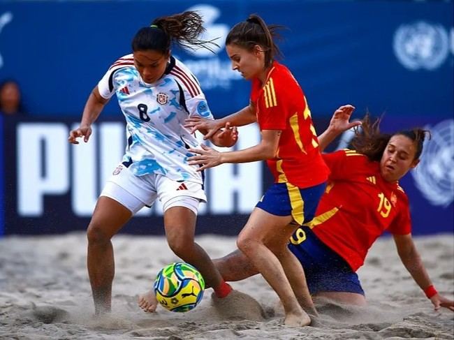 Jessi y Paqui Campoy, convocadas con España de fútbol playa