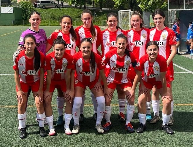 Almería gana en Plasencia, pero se despide del playoff